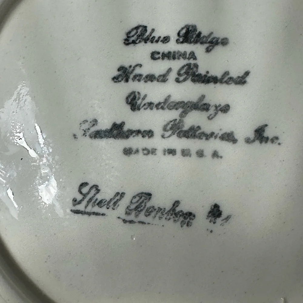 Vintage Blue Ridge Pottery. Hand-Painted Floral Shell Dish - Cream with  Flowers